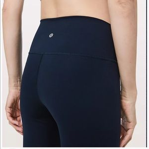 Navy Lululemon Wunder Under High-Rise Tight 28"